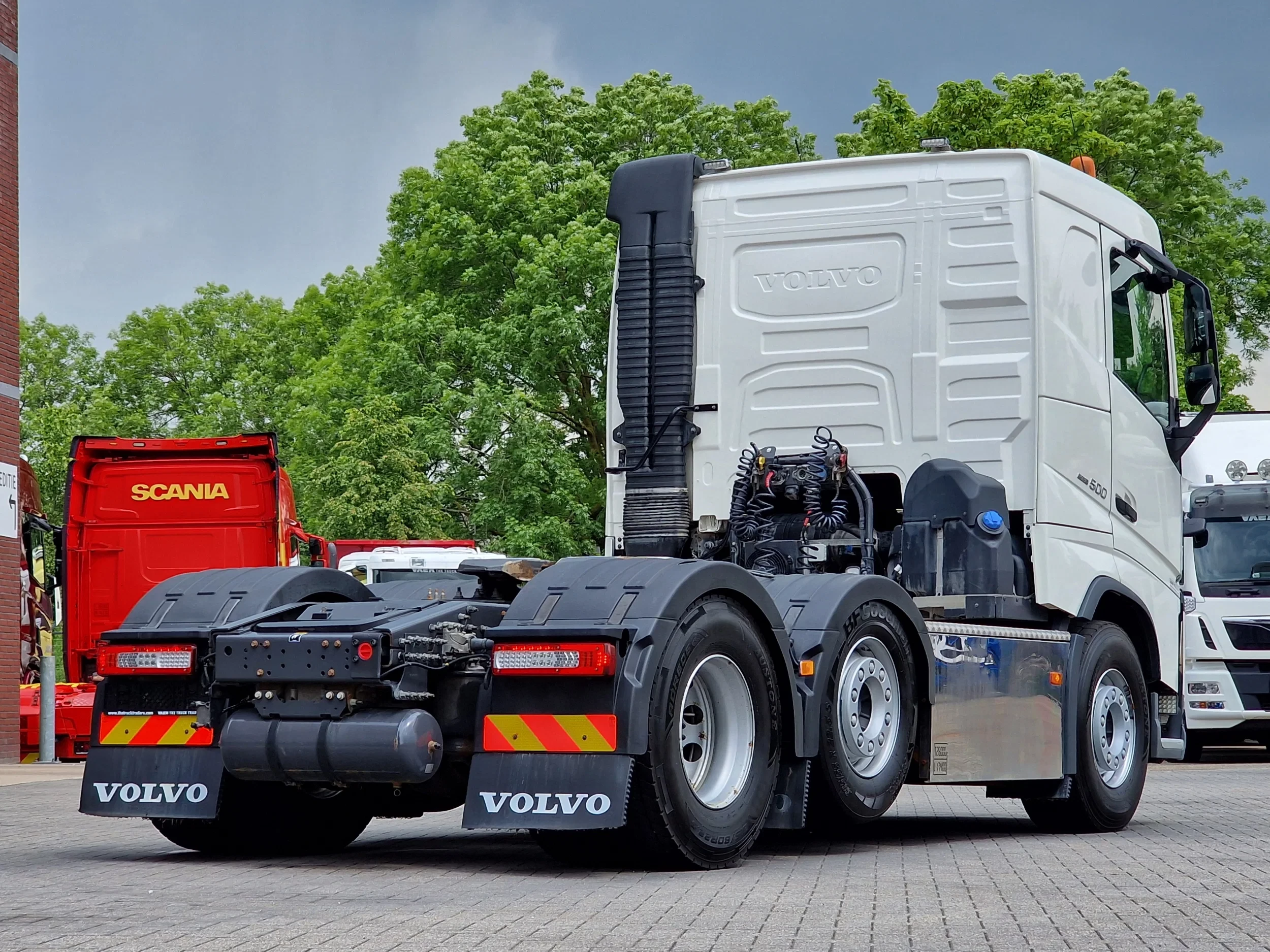 Volvo FH 2020 - 13.500 6x2/4 Low roof - MA chassis - PTO/Hydraulic - Full air imagen 7