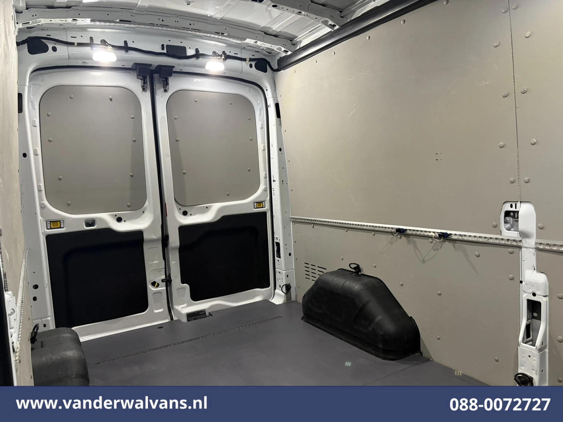 Ford Transit 2022 - 2.0 TDCI 130pk L3H2 Euro6 Airco | Cruisecontrol | Camera | PDC V+A afbeelding 13