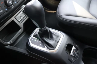 Jeep Renegade 2024 - 1.5T E-HYBRID S / Leder / 19 Inch / Apple Carplay afbeelding 2