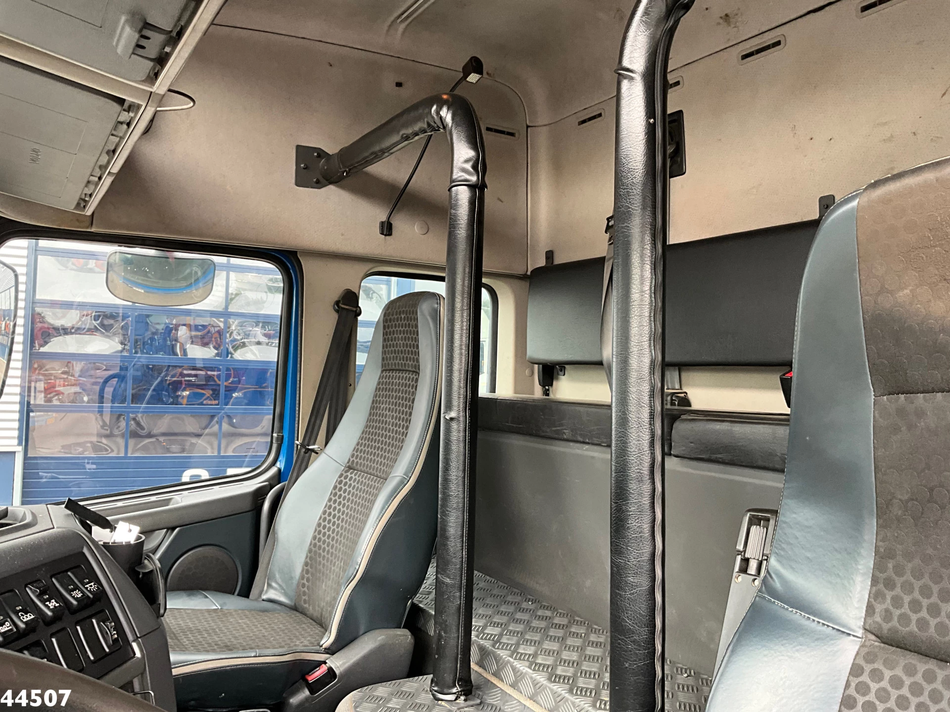 Volvo FMX 450 8x4 Hiab 63 Tonmeter laadkraan + Fly-Jib 2013 afbeelding 17