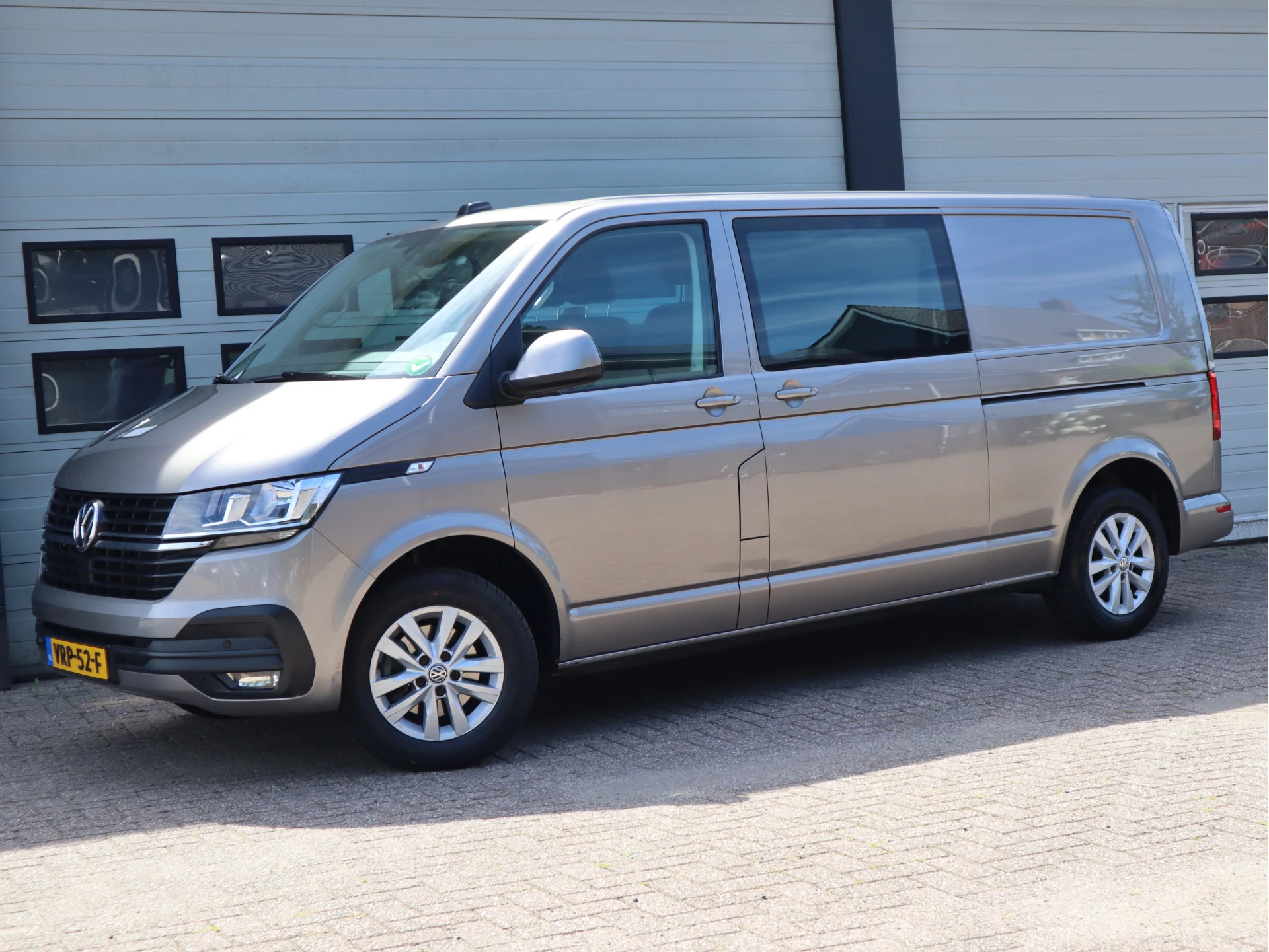 Volkswagen Transporter 2022 - 2.0 TDI 150pk Euro 6 Automaat - L2 Lang - 2x Schuifdeur - Airco Bild 5