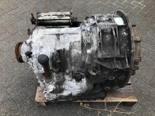 MAN N/A - 81.33001-6660 ZF ECOMAT 4 6 HP 504 C RATIO 3,43-0,59 (FIRE DAMAGE) image 2