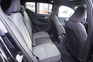 Volvo XC40 2023 - 1.5 T4 Recharge Dark Plus Hybride 20"Licht metalen velgen bild 12