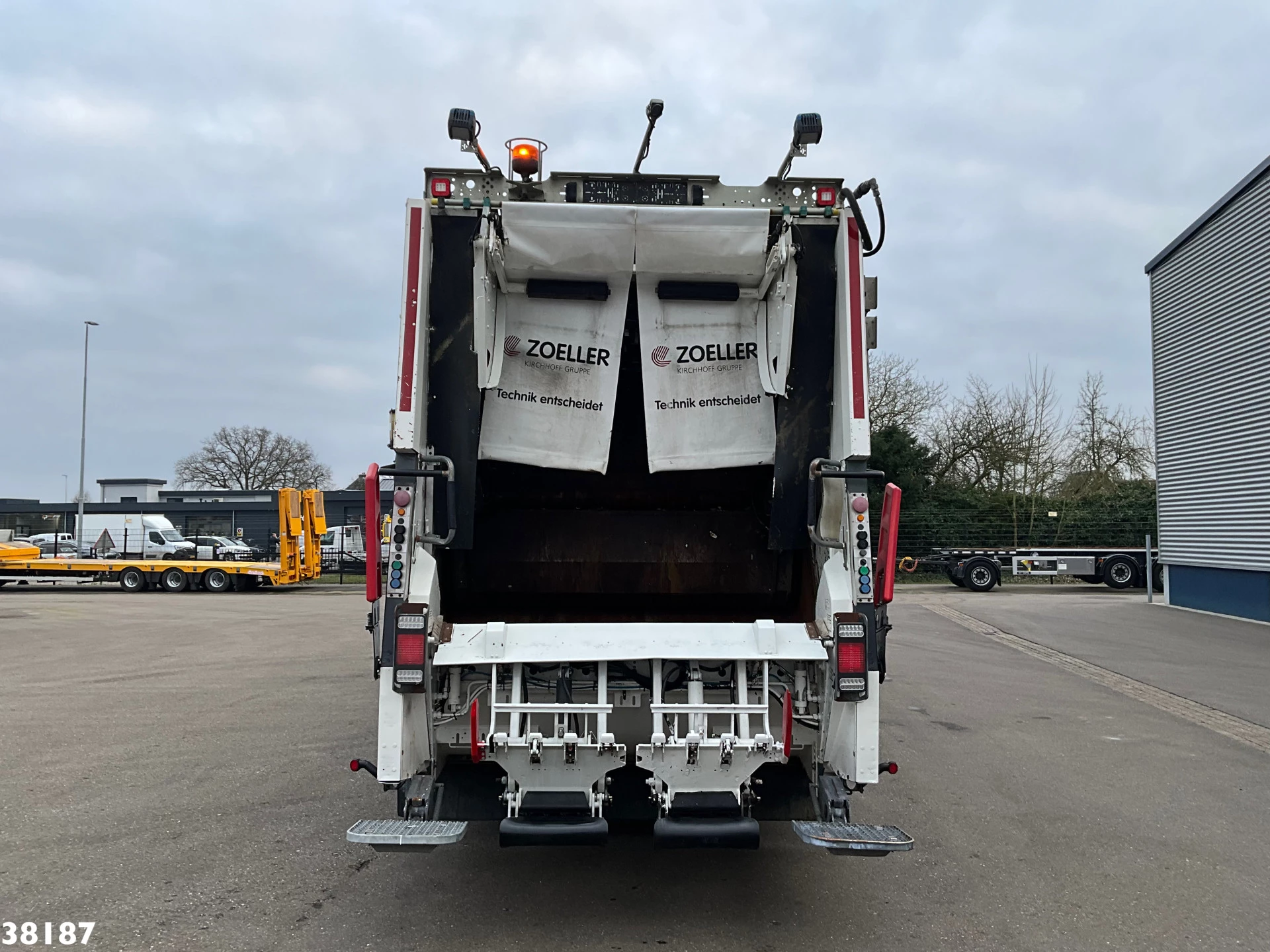 MAN TGS 2018 - 26.320 Euro 6 Zoeller 22m³ Just 116.493 km! image 7
