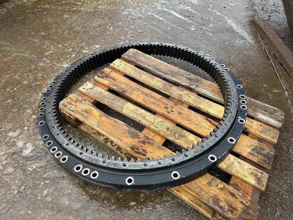 Cat 2018 - 323 slew ring obrázek 1