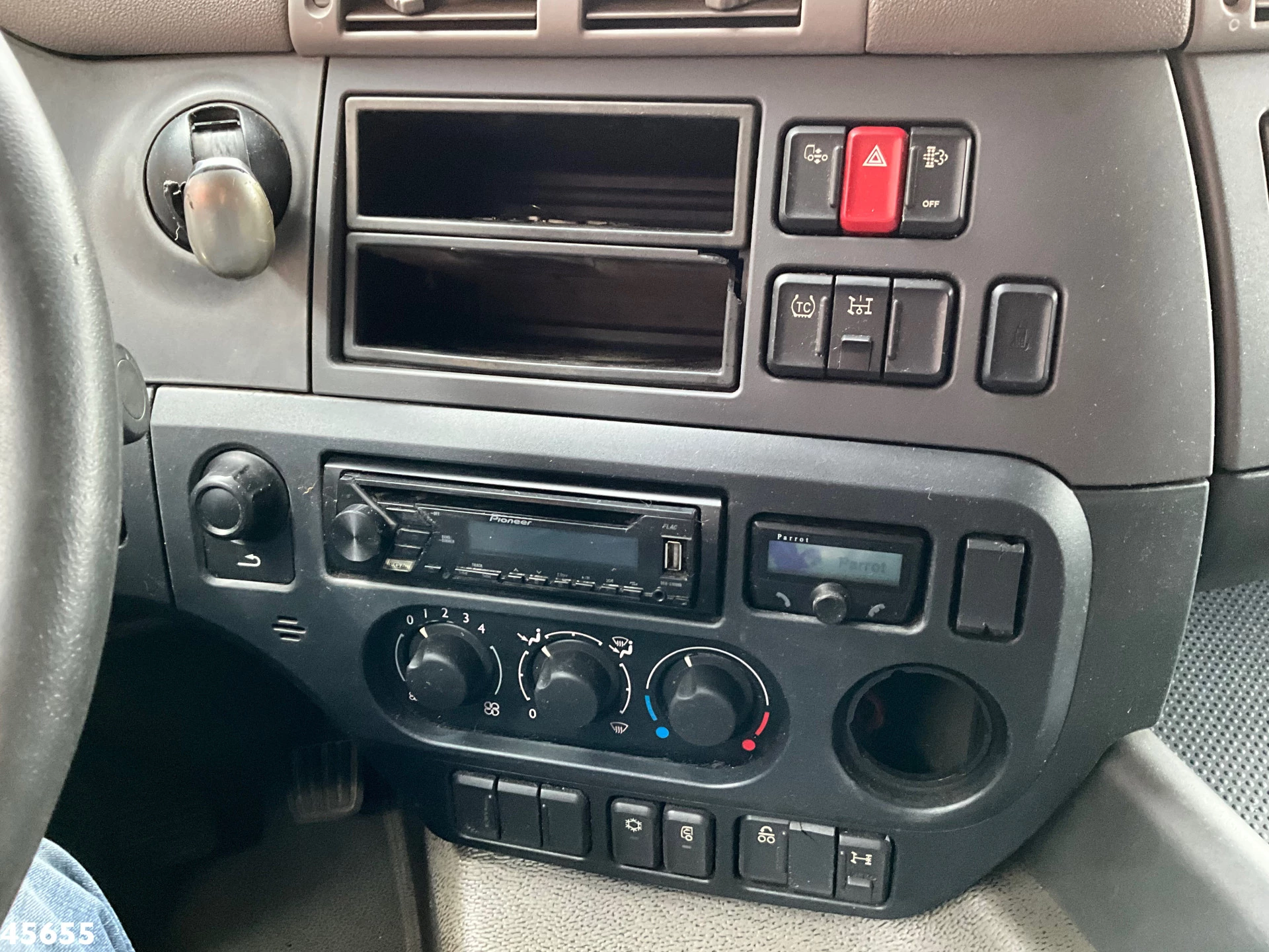 DAF 400 2016 - FAN CF Euro 6 Hyvalift 18 Ton portaalarmsysteem imagen 13