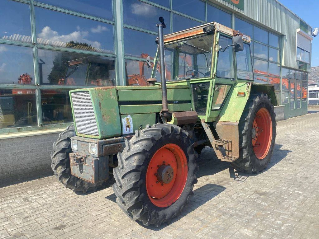 Fendt 1981 - 600 LS image 1