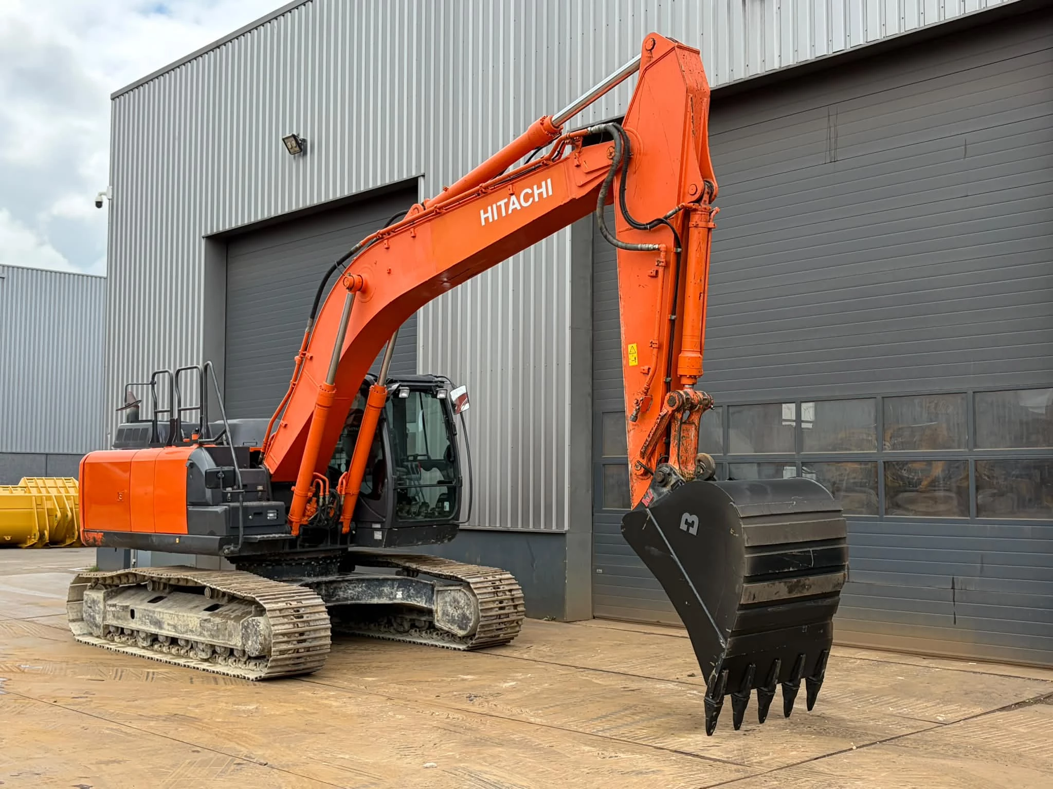 Hitachi ZX210LC-6 New Bucket 2018 imagen 7