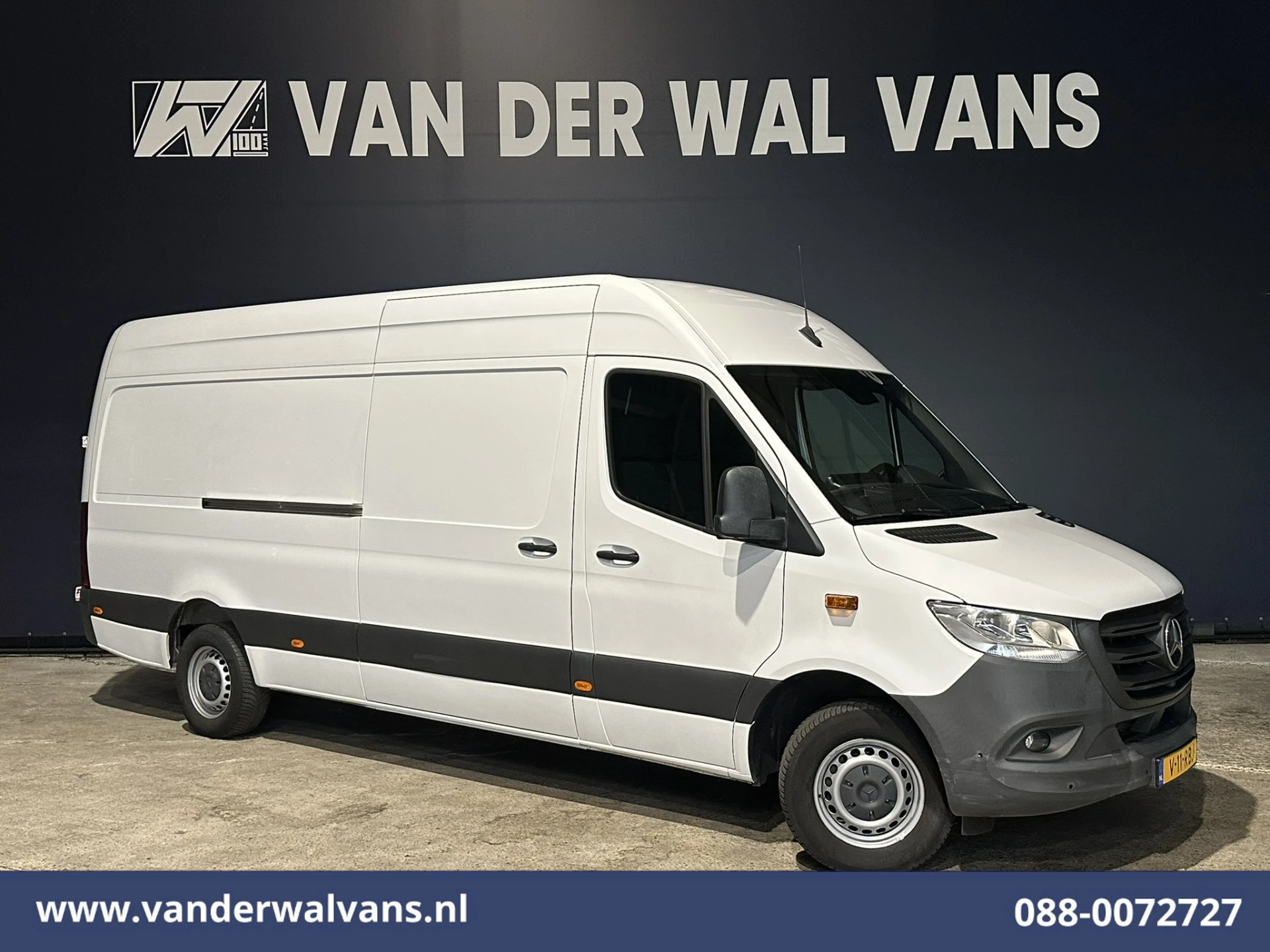 Mercedes-Benz Sprinter 2022 - 317 CDI 170pk L3H2 Euro6 Airco | 360 graden Camera | Navigatie | Apple Carplay | Cruisecontrol afbeelding 1