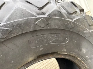 Goodyear N/A - 23.1-26 used compactor tire изображение 5