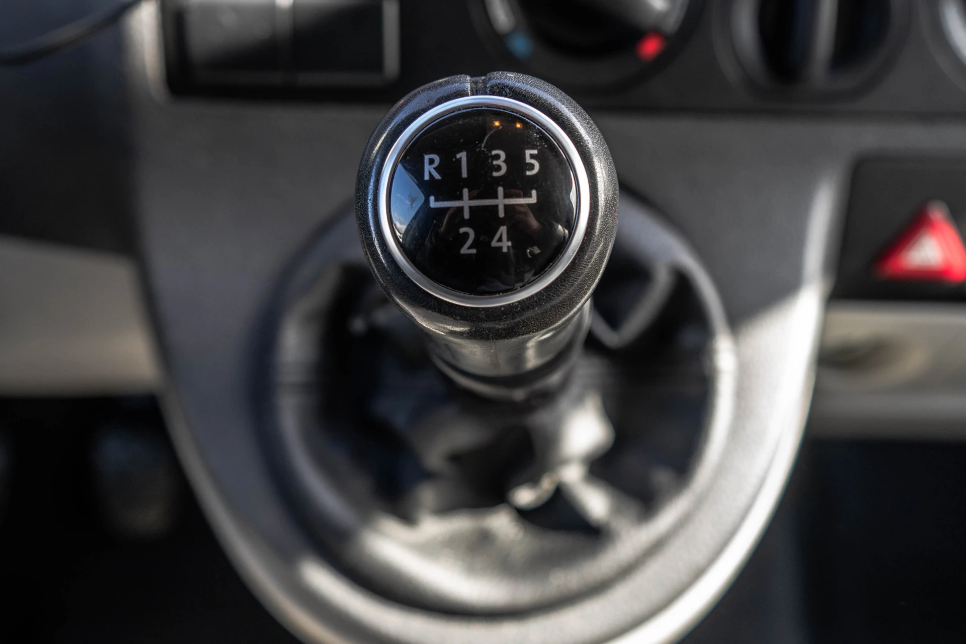 Volkswagen Transporter 2015 - L1H1 | Trekhaak image 21