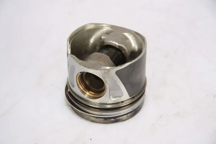 Mercedes-Benz - Engines & Parts Zuiger afbeelding 1