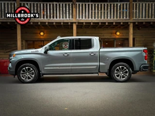 Chevrolet Silverado 2024 - USA High Country 6.2 V8 420 PK bild 17