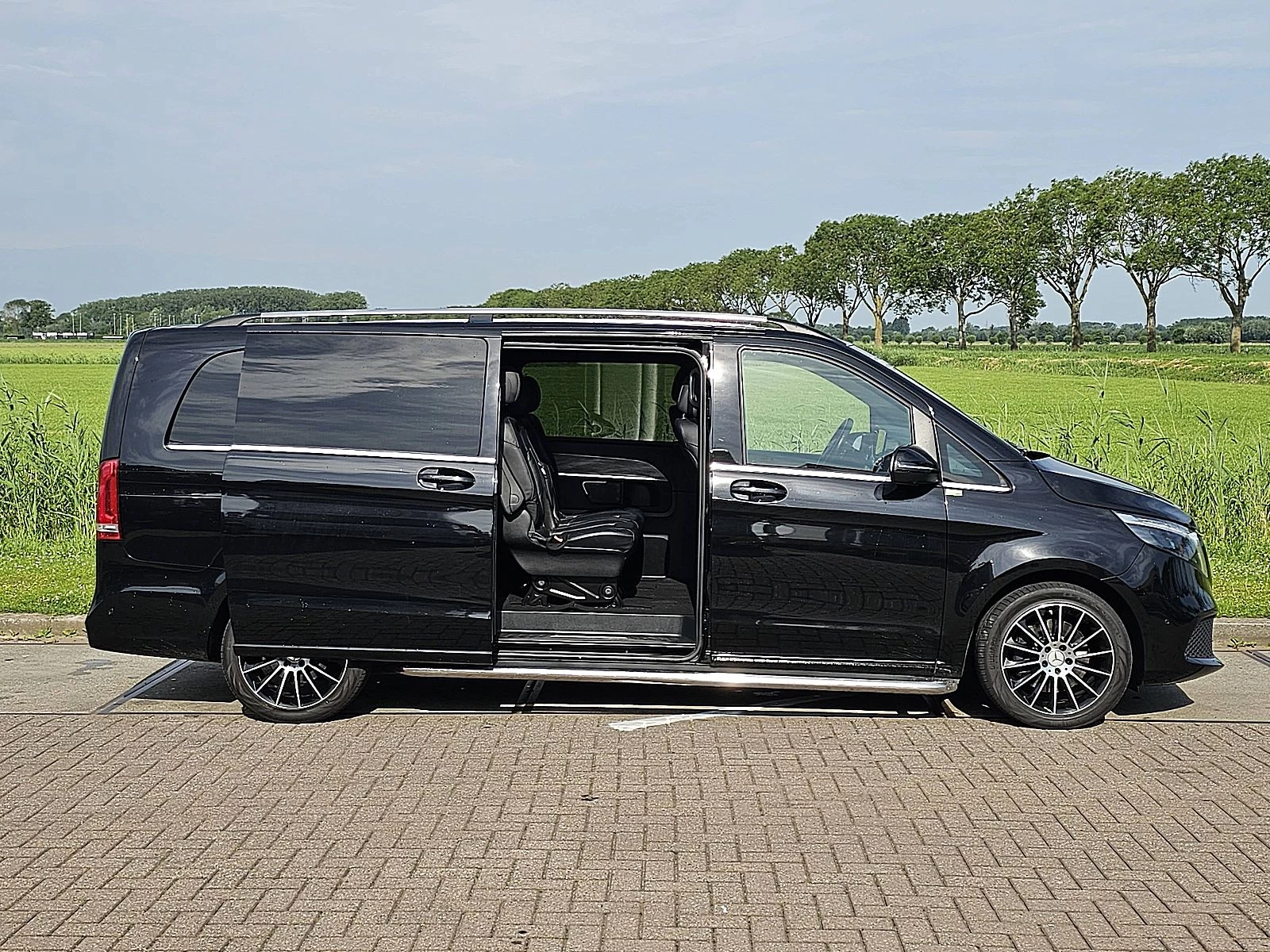 Mercedes-Benz V-Class 2023 - 250 CDI Bild 17