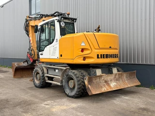 Liebherr A918 Compact Litronic 2013 - N/A image 3