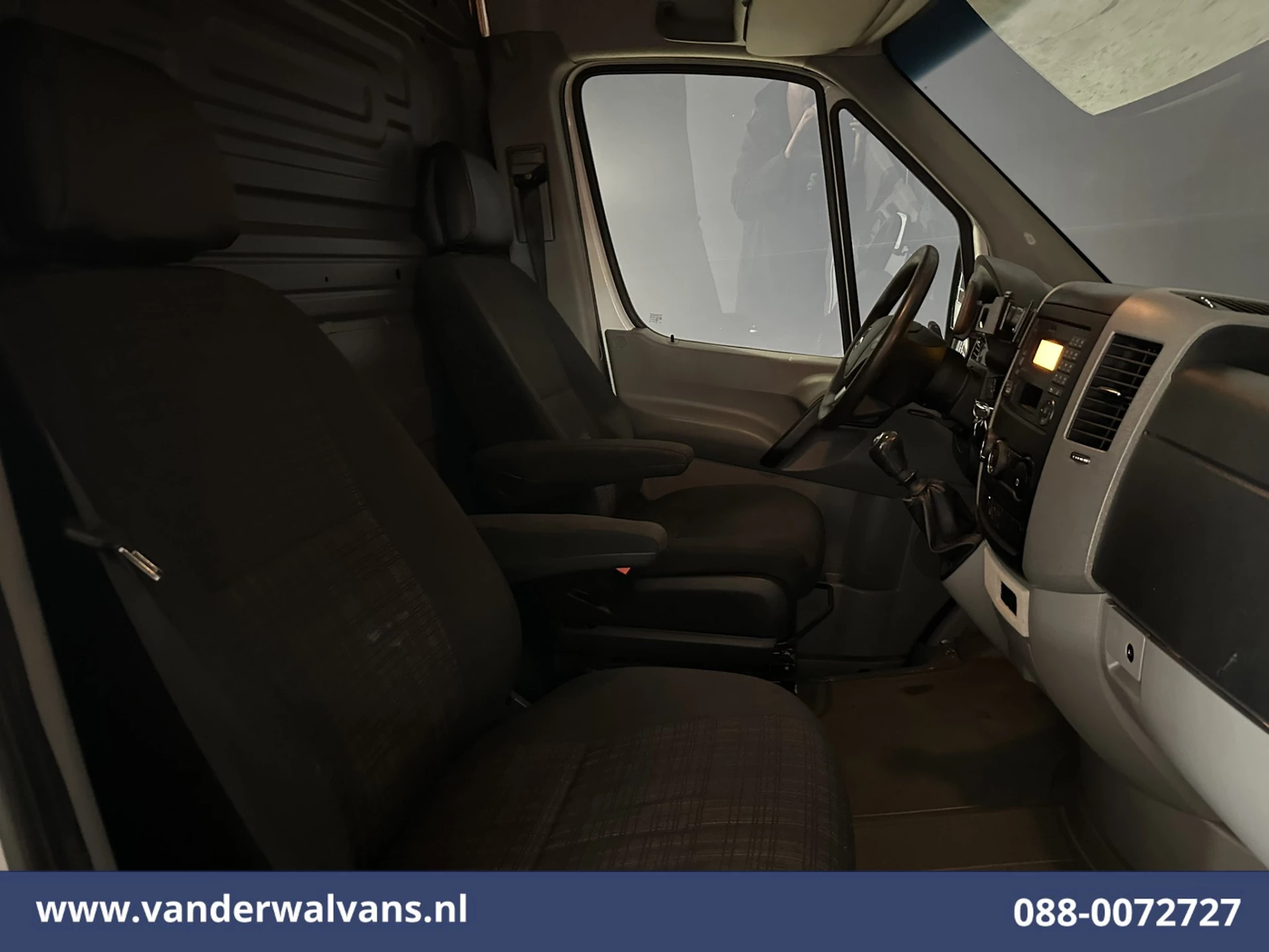 Mercedes-Benz Sprinter 2017 - 316 CDI 163pk L2H2 Euro6 Airco | Navigatie | 2800kg Trekhaak | Cruisecontrol image 9