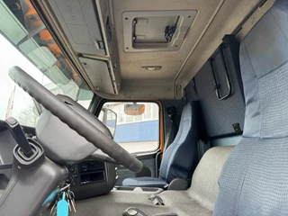 Volvo 340 2009 - FM 6X2 DHOLLANDIA 2000 KG CURTAINS image 13