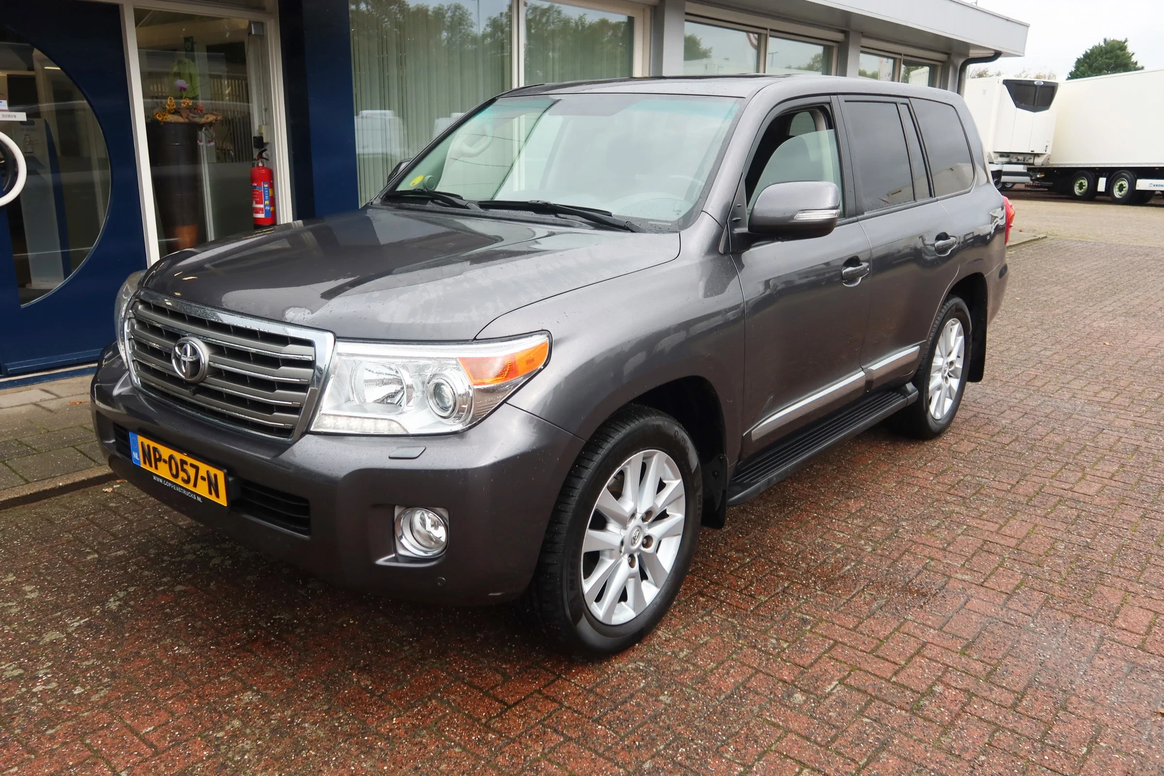 Toyota Land Cruiser 2016 - (200 SERIES) V8 200 5.5 Executive 7 persoons. Luchtvering. €42.500.- Marge immagine 22
