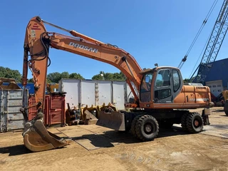 Doosan 2008 - DX 210 W te koop