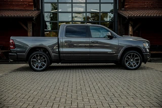 Dodge Ram 1500 2019 - 5.7 V8 4x4 Crew Cab Laramie изображение 3 миниатюра