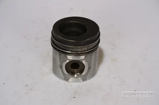 Renault N/A - Engines & Parts Renault DCI4 Zuiger Gebr. obrazek 1