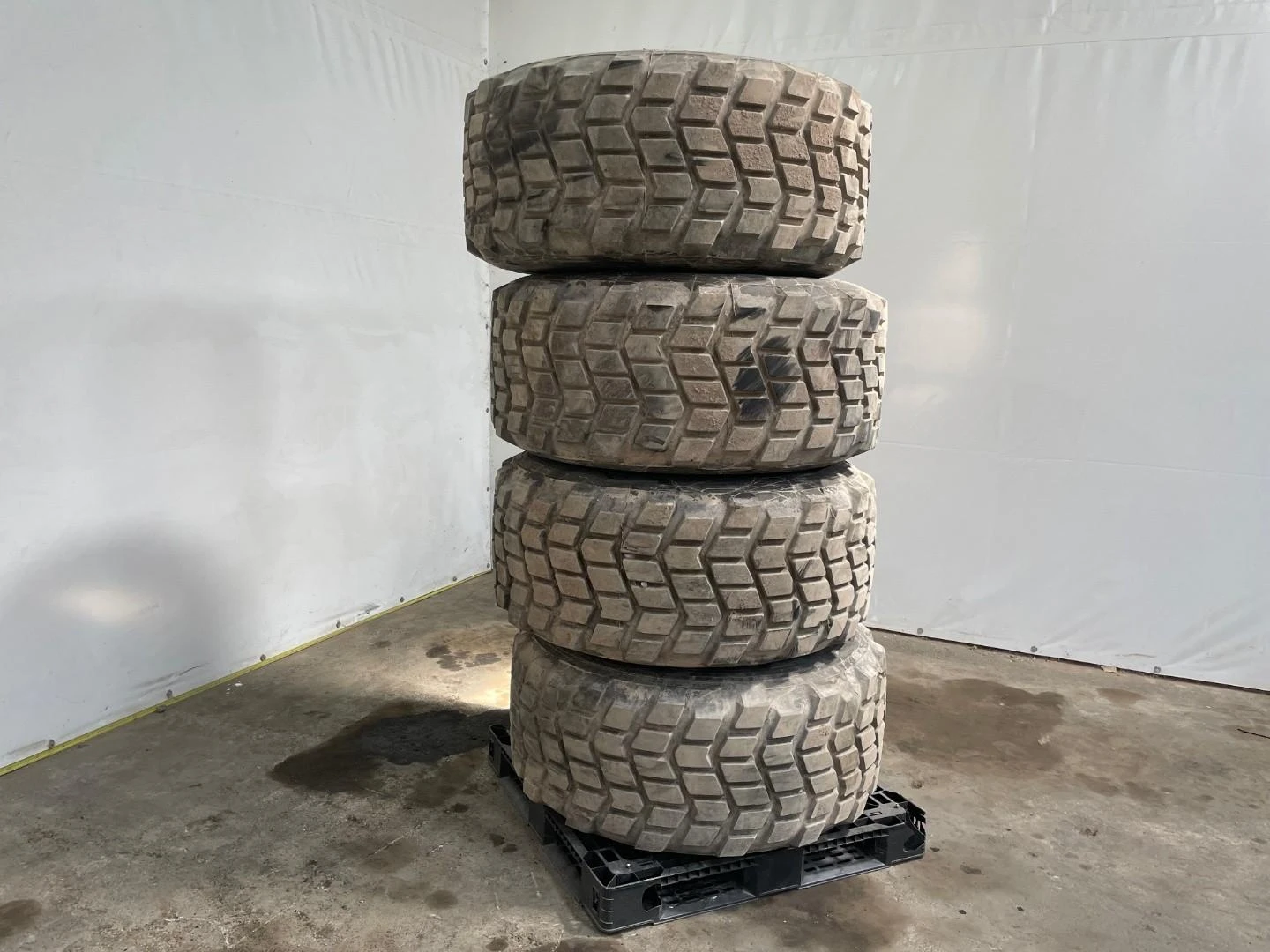 Michelin 525/65 R20.5 afbeelding 2