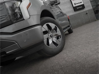 Ford F-150 2023 - Lightning Lariat Standard Range immagine 8