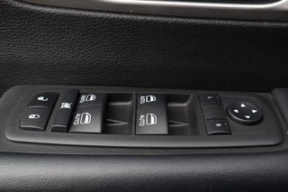 Chrysler Pacifica 2023 - 3.6i V6 Hybrid LIMITED S PHEV 7 - Persoons / Plug In Hybrid afbeelding 36