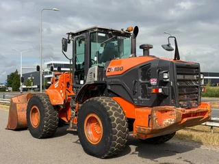 Hitachi ZW180-5B 2015 image 3 thumbnail