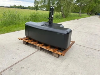 Case 2026 - Frontgewicht 750 kg afbeelding 2 miniatuur