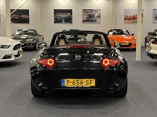 Mazda MX-5 2018 - ND Roadster 1.5 SkyActiv-G 131PK Sakura Limited Bose Leder PDC Apple CarPlay bild 9