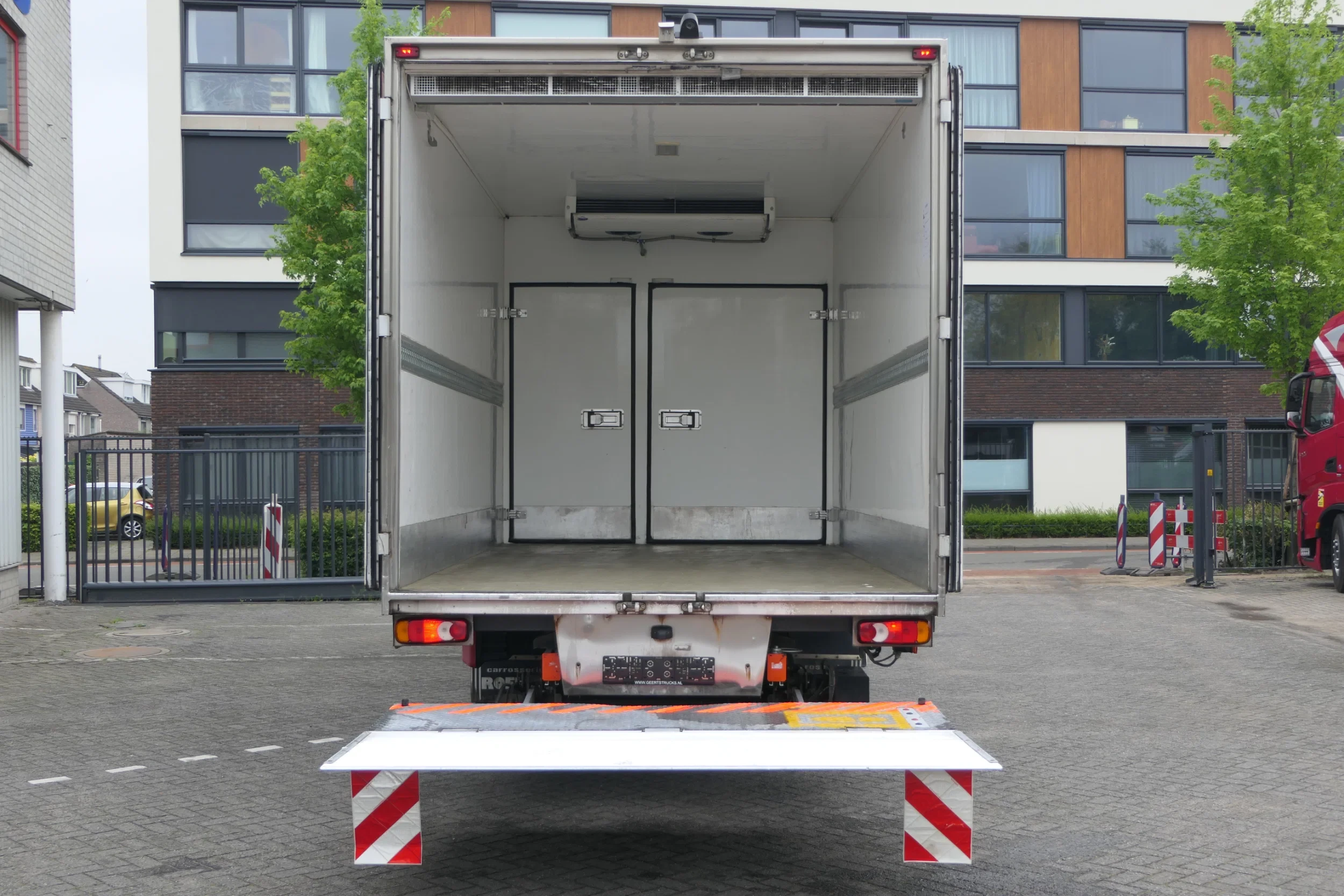 Volvo 240 2013 - FL | Carrier SUPRA 950Mt / Bi-temp | 3 Compartments | 582187Km | 2013 | 12Ton | 6 Cylinder | Dhollandia 1500Kg | TUV/MOT/APK 08-2026 | Luxembourg Truck afbeelding 15