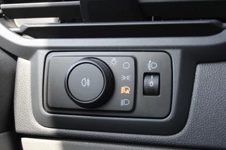Ford Transit Custom 2024 - 320 2.0 TDCI L2H1 Trend DC 136pk - Carplay - Android - Camera - Trekhaak - LED koplampen - Stoelverwarming - Draadloos laden - Rijklaar image 29