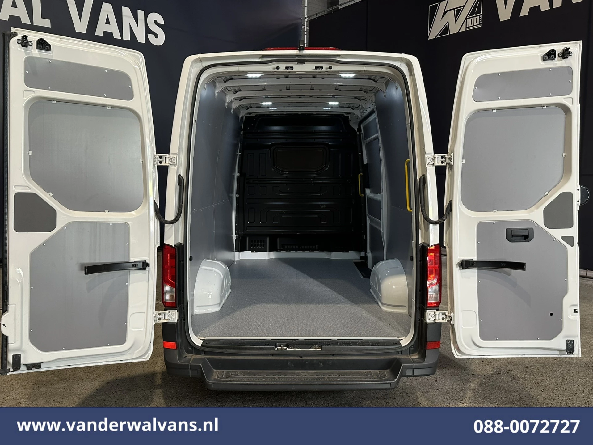 Volkswagen Crafter 2020 - 2.0 TDI 140pk L3H3 L2H2 Euro6 Airco | Camera | Apple Carplay | Cruisecontrol image 2