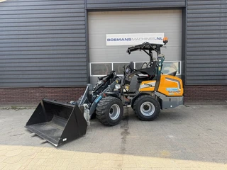 Giant G2700 X-TRA HD+ minishovel DEMO skid banden €695 LEASE 2026 afbeelding 2 miniatuur