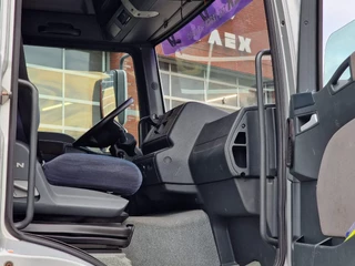 MAN TGL 2009 - 12.240 4x2 Cartransporter - 12T - AS Tronic - Hydraulic deck - Sleeper cab obrazek 28