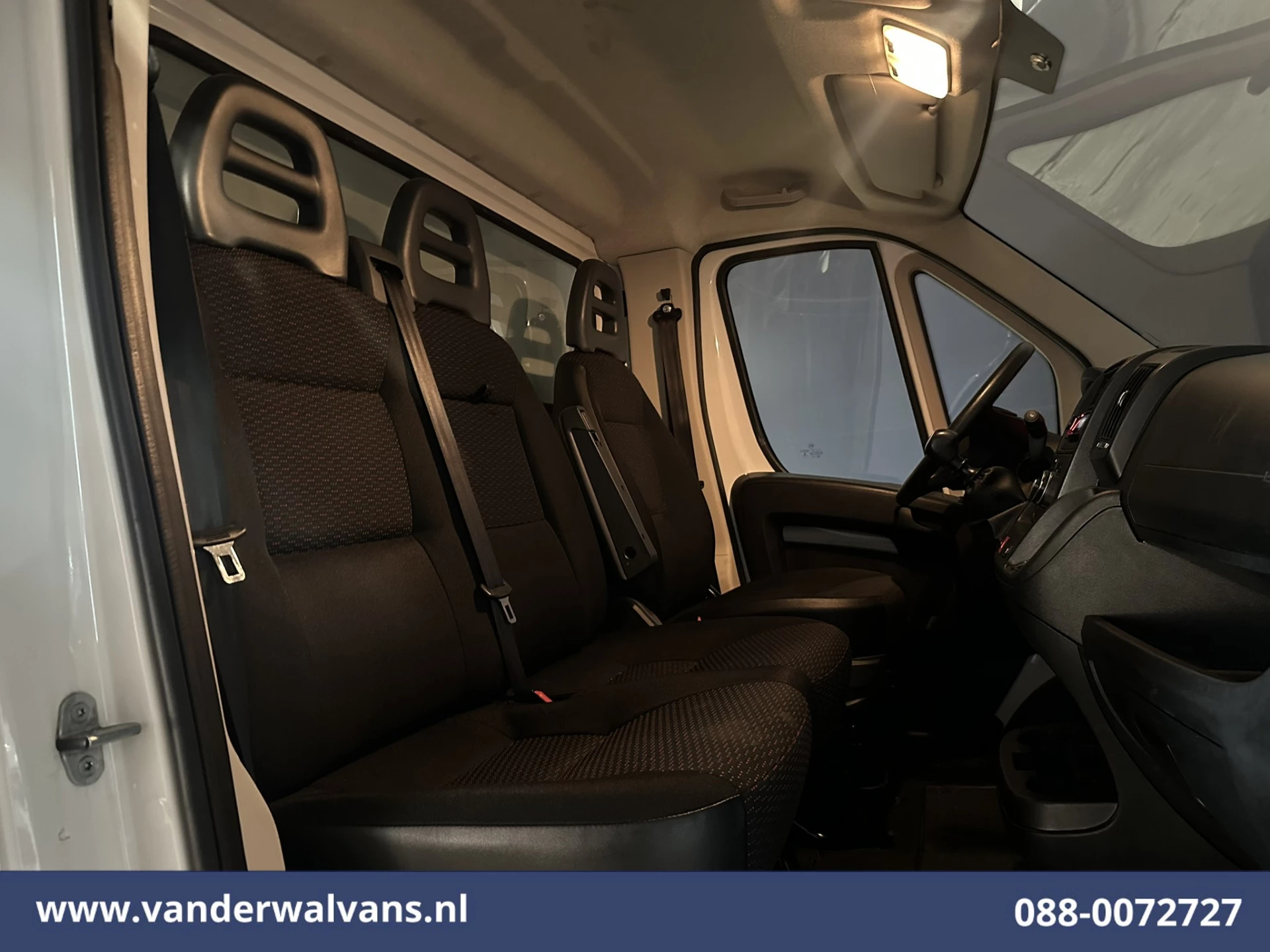 Citroën Jumper 2021 - 2.2 BlueHDi 141pk Bakwagen 436cm Lang Laadklep Euro6 Airco | 1075kg laadvermogen image 5
