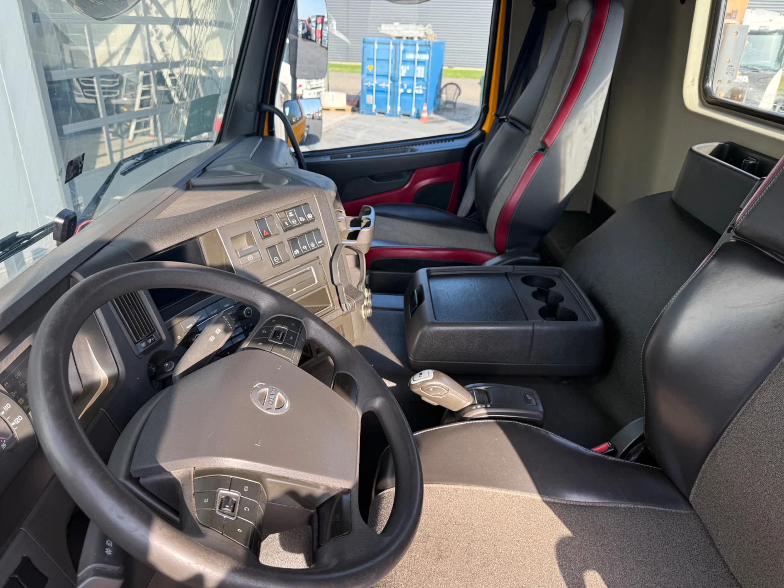 Volvo FMX 500 2016 - 80 Ton / Retarder / Euro 6 / PTO / Maar 185.029km afbeelding 12