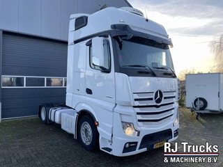 Mercedes-Benz Actros 2018 - 1948 Gigaspace - Lowdeck | Full Air | NL Truck | 2x Tank | 2 Pcs image 17