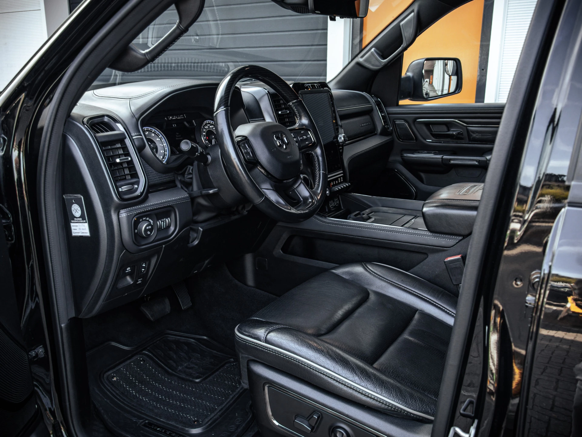 Dodge Ram 1500 2023 - 5.7 V8 4x4 Crew Cab Limited afbeelding 11
