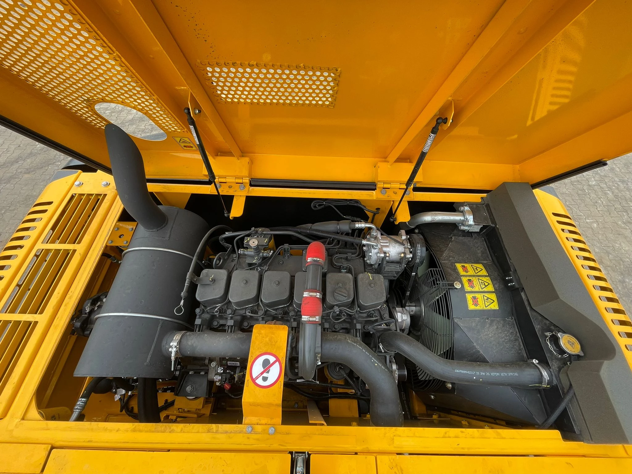 JCB 245 HD LR 2025 obrázek 28