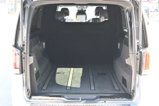 Mercedes-Benz V-Class 2024 - 300d 4-Matic Exclusive AMG L3 DC zdjecie 16