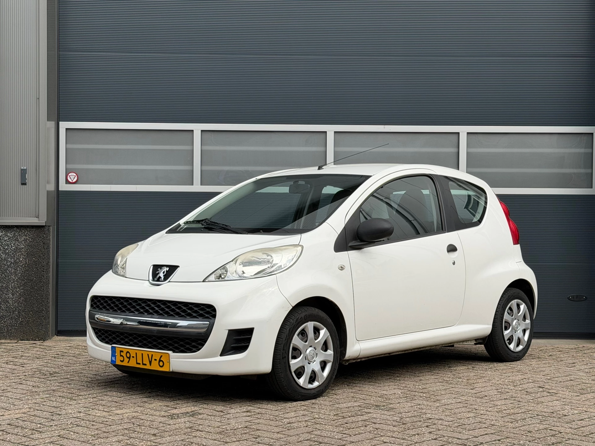 Peugeot 107 2010 - 1.0-12V XR bj.2010 Stuurbekr|Radio|Nette staat. obrázek 1