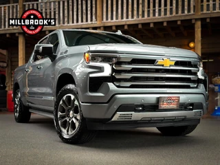 Chevrolet Silverado 2024 - High Country 6.2 V8 420 PK obrazek 12