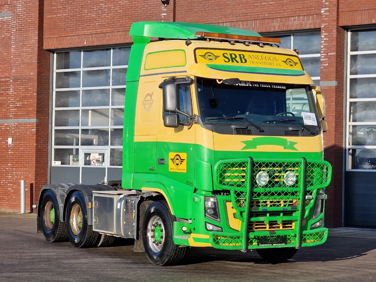 Volvo FH 2009 - 16.660 Globetrotter 6x4 - PTO/Hydraulic - HUB reduction - Leather imagem 1