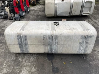 Renault N/A - 5010505108 BRANDSTOFTANK 740 LTR (180X75X65 CM) image 3