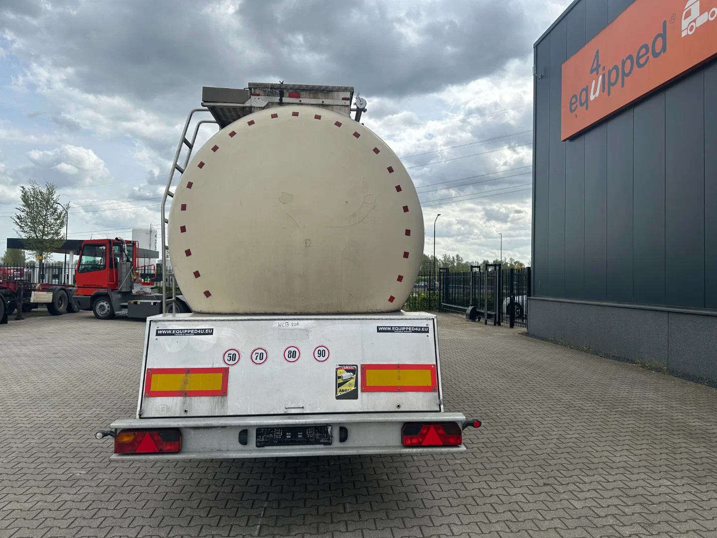 Feldbinder 1999 - LEBENSMITTEL / LEVENSMIDDELEN / FOOD / 33.500L / 3-COMP / PUMPE / LIFTACHSE obrázek 4