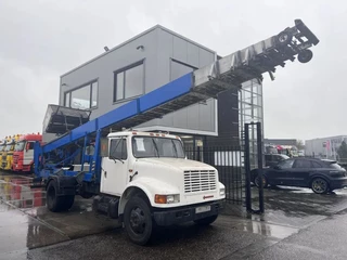 International 4600 1989 - 4x2 210HP + TEUPEN hyLIFT obrazek 3