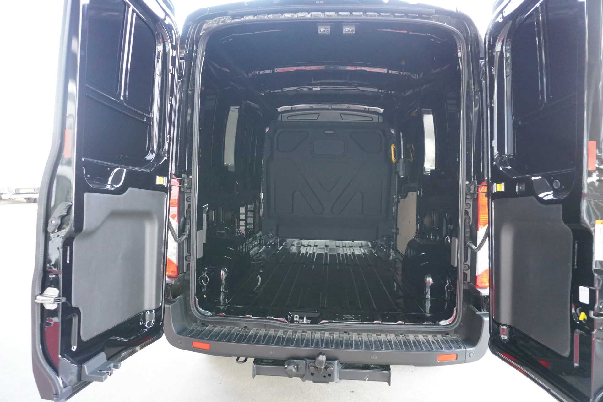Ford Transit 2024 - 350M 2.0 TDCI 130PK L2H2 Trend Automaat obrázek 12
