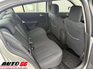 Renault Mégane 2005 - 1.6-16V Privilège Luxe APK tot 07-2027 obrazek 6